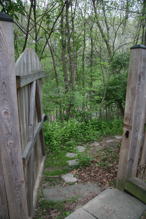 Gate