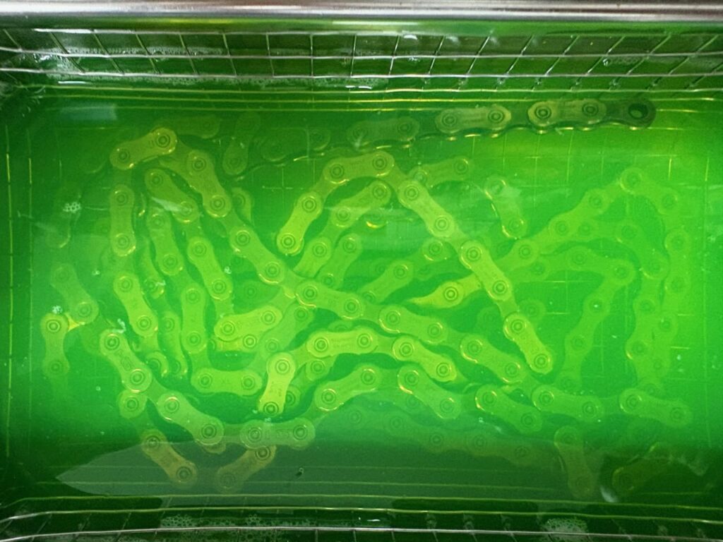 Chains in the Ultrasonic Cleaner