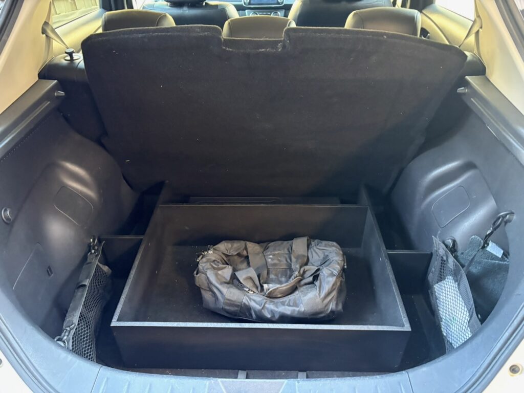 Custom Leaf cargo organiser